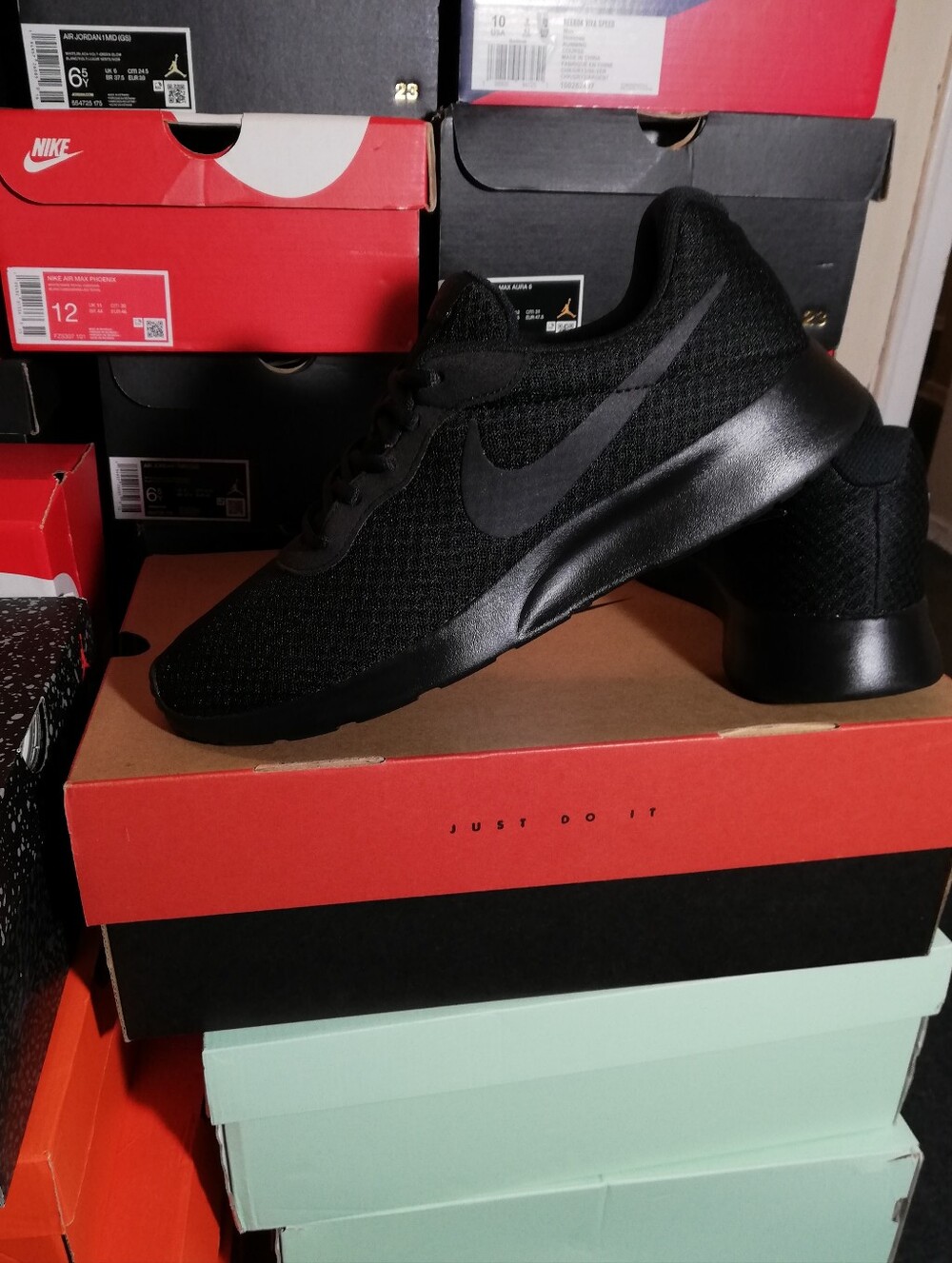 NIKE TANJUN BLACKOUT MEN US SIZE 10.5 LIKE NEW BARELY WORE